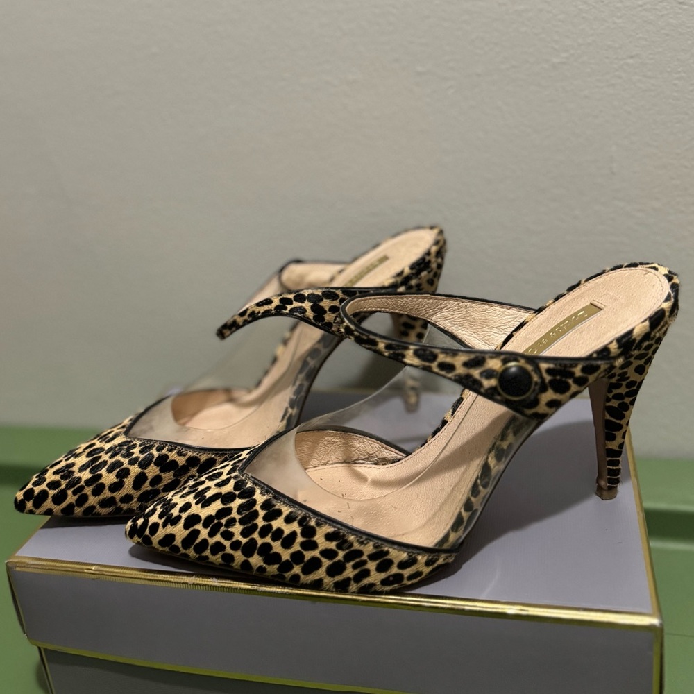 Louise et Cie
Cheetah Print Kitten Heels 
Size 10